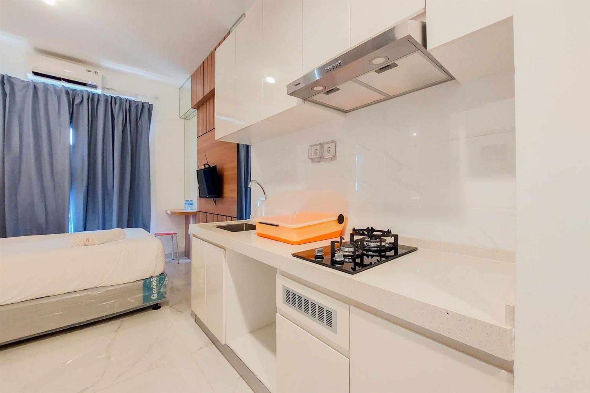 Homey And Restful At Sky House Bsd By Travelio Tangerang